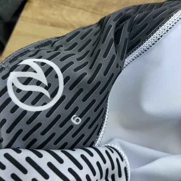 INKnBurn Womens Cropped Tights Size 6 Biodroid Robot Run Jog Train Art Gym - Picture 8 of 9